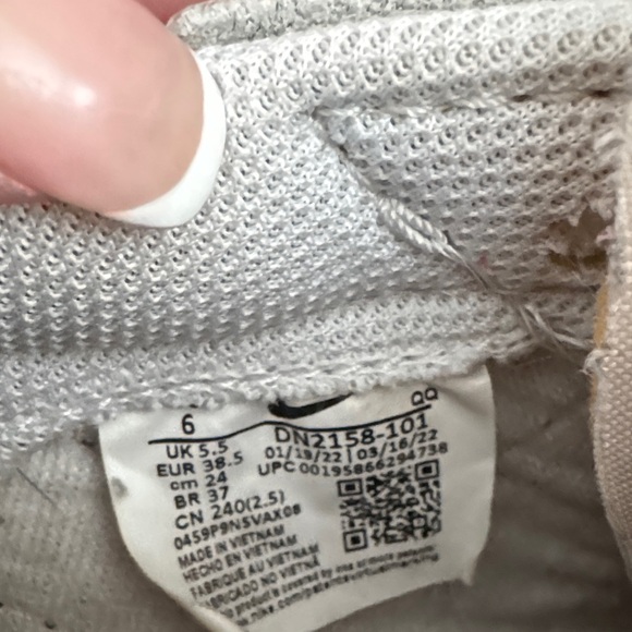 Nike Big Kids size 6 sneakers - Picture 6 of 12